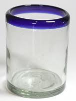 VIDRIO SOPLADO al Mayoreo / vasos chicos con borde azul cobalto / Éste festivo juego de vasos es ideal para tomar leche con galletas o beber limonada en un día caluroso.